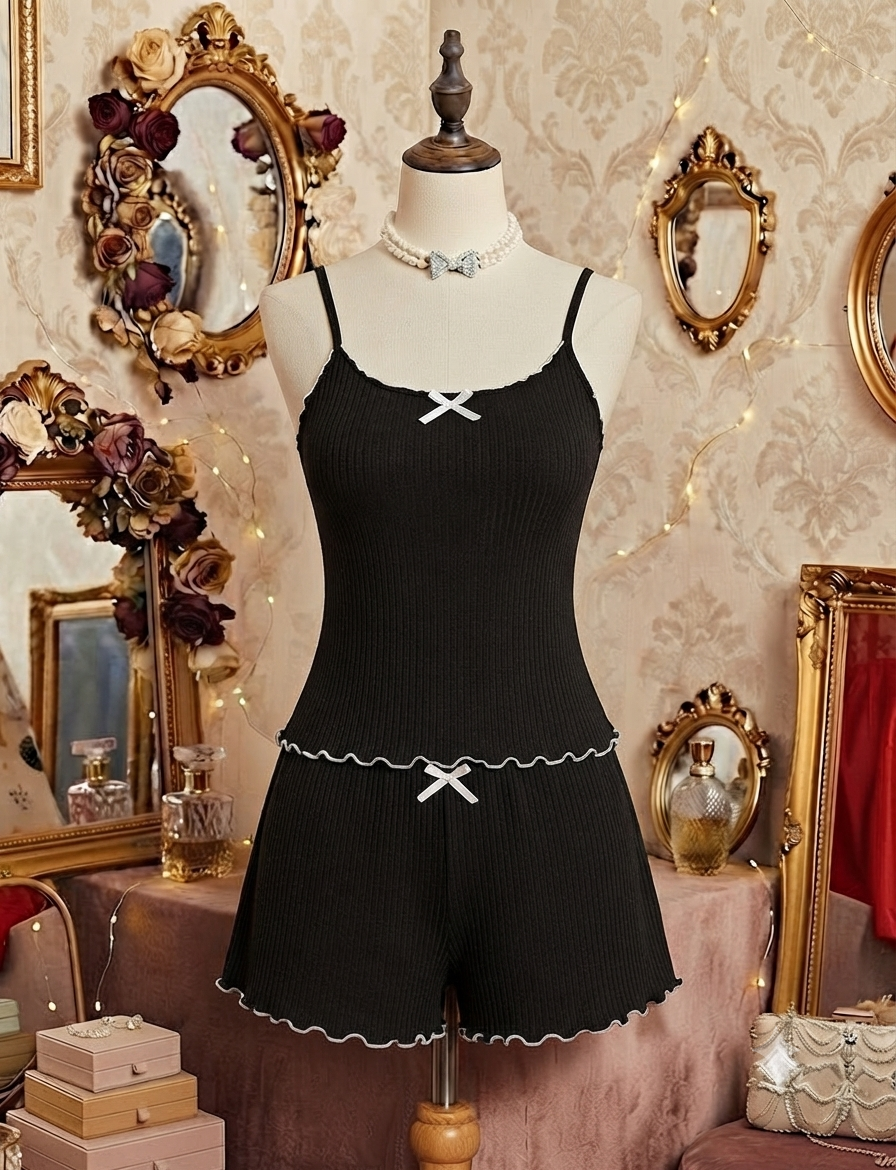Fiyonk detaylı siyah fıtıllı pijama takımı